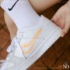 圖片 NICEDAY 代購 Nike Dunk Low GS 3D Swoosh 灰橘 女款 DR0171 100