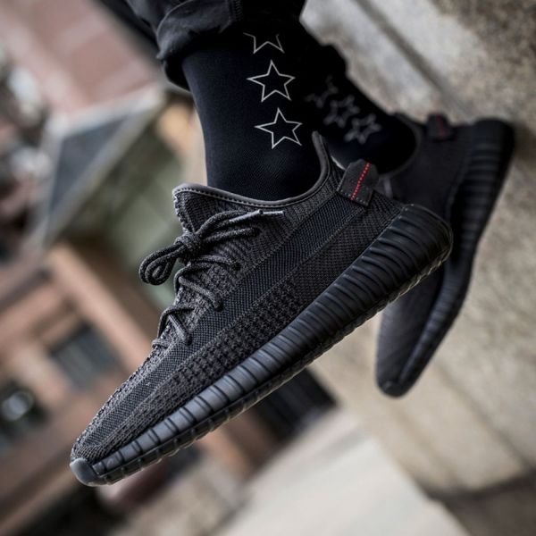 帝安諾-實體店面Adidas YEEZY BOOST 350 V2 Black 黑天使黑魂