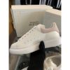 圖片  MCQ Alexander Mcqueen 小白鞋 裸粉、水藍設計 增高 修長 球鞋