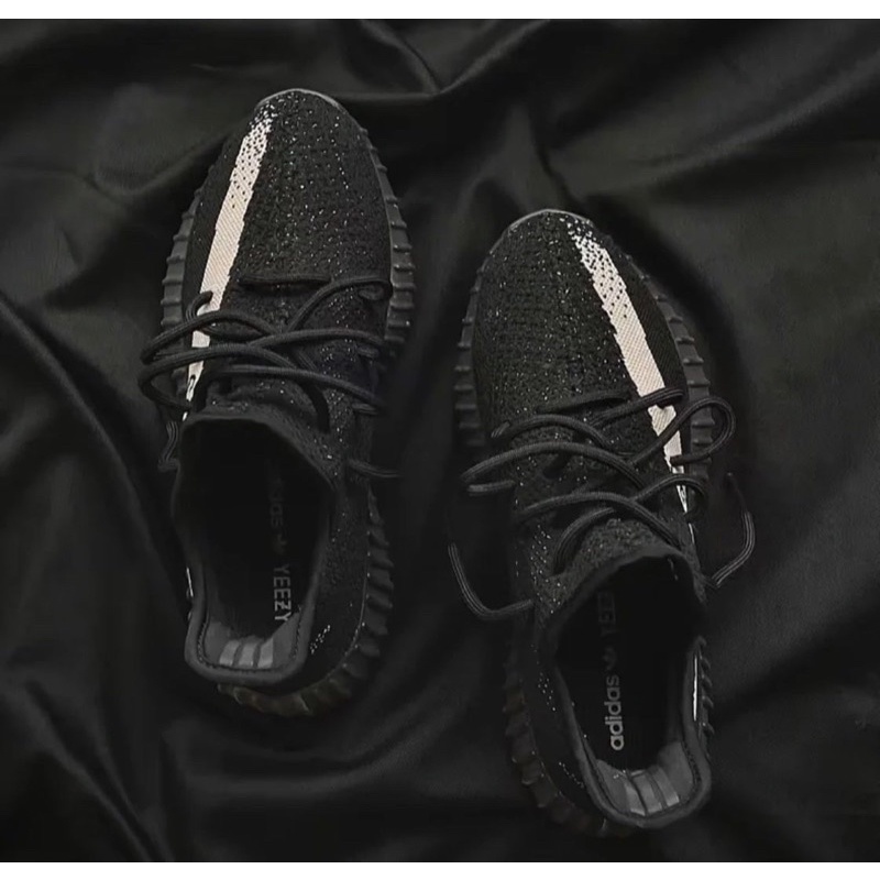 Yeezy 35 v2 hot sale black oreo