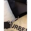 圖片 Burberry 經典 字母logo設計 男生側邊 手提 托特包