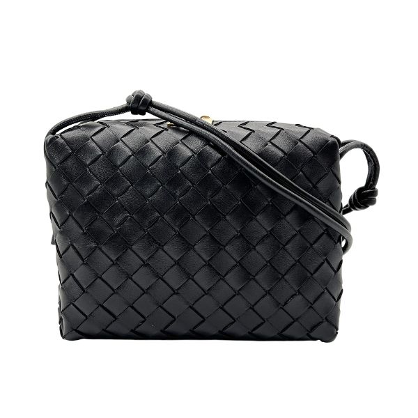 圖片 Bottega Veneta 經典小號寬編織皮革斜背包(680255-黑)