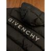 圖片 Givenchy 紀梵希 背後刺繡字母設計 黑色羽絨外套 青年款 男女都能穿