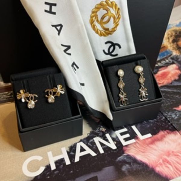 圖片 Chanel 幸運草🍀垂吊耳環（右）