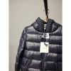 圖片 MONCLER 深藍底袖子LOGO羽絨外套