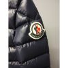 圖片 MONCLER 深藍底袖子LOGO羽絨外套