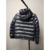 圖片 MONCLER 深藍底袖子LOGO羽絨外套