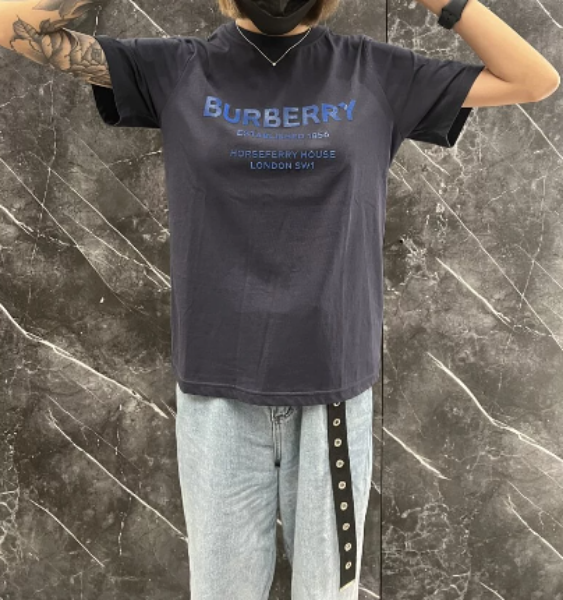 圖片 BURBERRY 字母短T