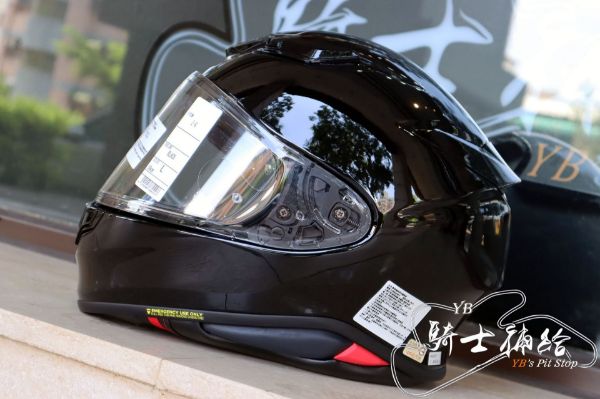 圖片 SHOEI Z8 素色 BLACK 亮黑 全罩 輕量 安全帽 日本 2021 Z-8