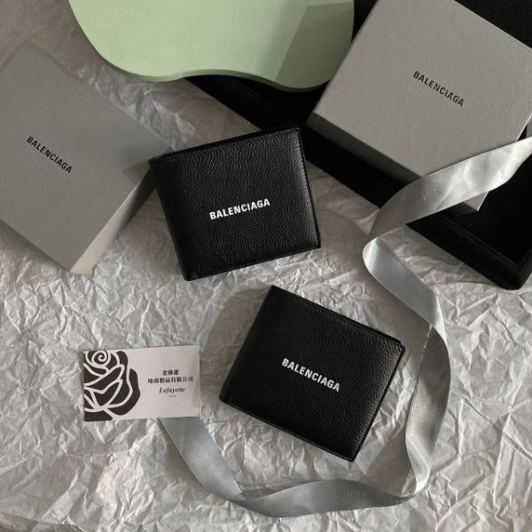 圖片 BALENCIAGA 經典牛皮八卡男短夾