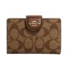 圖片 COACH 雙C大LOGO 女款皮革中夾 卡其+棕色 195031163630