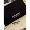 圖片 Burberry  經典 黑白立體字母設計 男生 手拿包