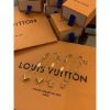 圖片 LV 經典 小花、V字、LV Logo設計 金色 女生 手鍊