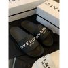 圖片 Givenchy 紀梵希 經典字母logo設計 黑色、白色 拖鞋