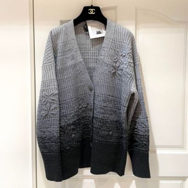 圖片 Chanel 22k 灰色漸層雪花針織外套