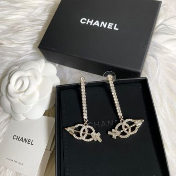 圖片 Chanel 23c 一箭穿心水鑽耳針