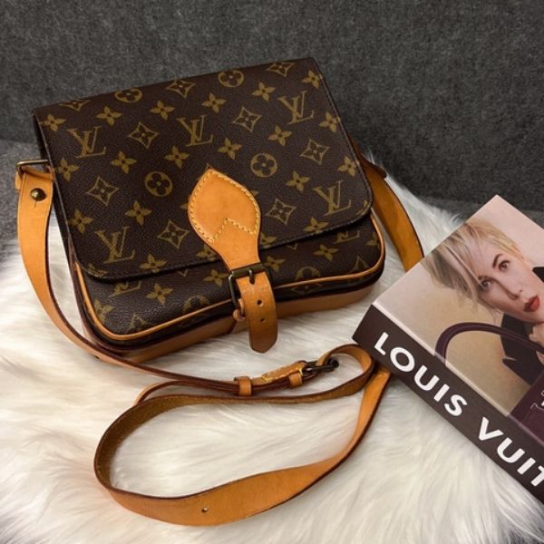 圖片 【哈極品】二手品《LOUIS VUITTON LV 老花字紋 VINTAGE 掀蓋方形包 斜背包/肩背包》