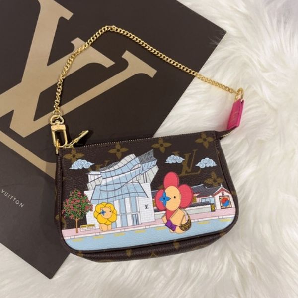 圖片 【哈極品】全新品《 Louis Vuitton 2022聖誕限量款全新字紋 首爾薇薇安金鍊小包》M81632