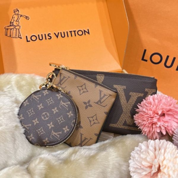 圖片 【哈極品】全新品 《Louis Vuitton LV 老花字紋 TRIO 收納袋 手拿包/手提袋》