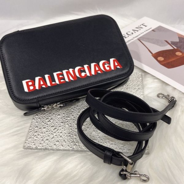 圖片 【哈極品】美品《 Balenciaga 巴黎世家 黑色全皮 塗鴉四卡手機斜背包/手拿包 》