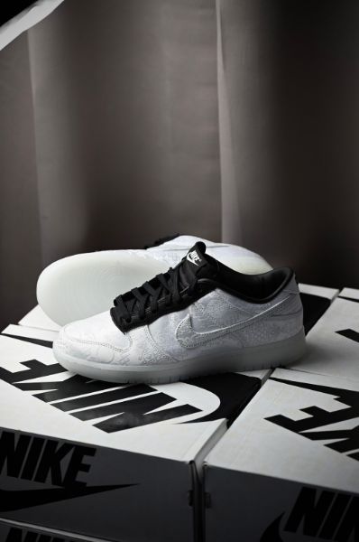iSNEAKERS｜現貨 CLOT x Fragment Design x Nike Dunk Low "White Silk" 白絲綢 FN0315-110