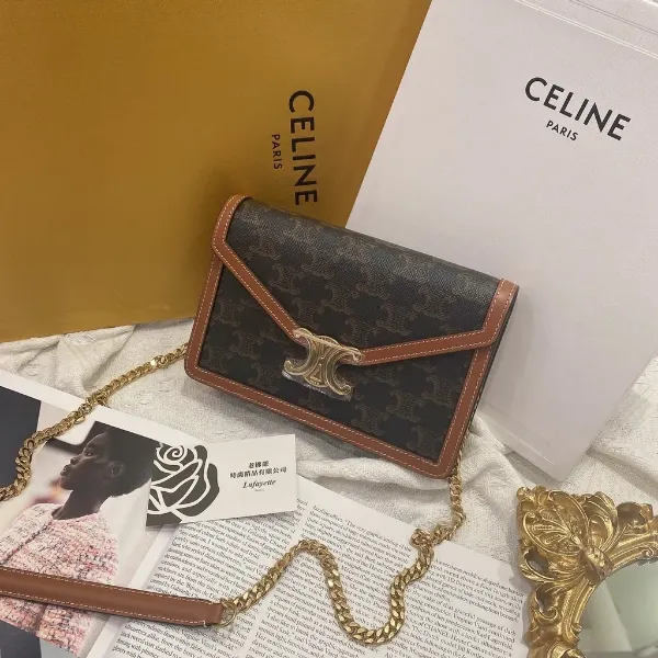 圖片 CELINE TRIOMPHE大LOGO 單層信封WOC