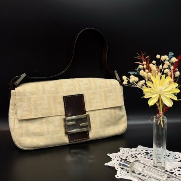 圖片 【哈極品】二手品《FENDI 米白色 老花緹花布 法棍包/肩背包/手提包》