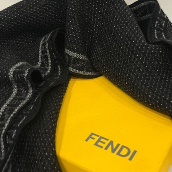 圖片 【哈極品】美品《FENDI 芬迪 黑色白點流蘇長條圍巾》