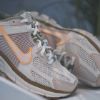 圖片 NICEDAY 現貨 Nike Air Zoom Vomero 5 Sail 沙漠綠洲 米 慢跑鞋 女 FQ6868-181