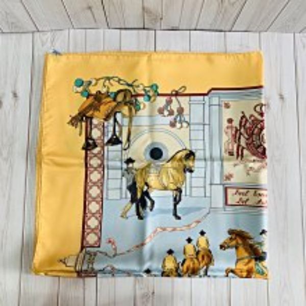 圖片 【哈極品】二手品《HERMES 黃色騎馬圖案 90X90絲巾》