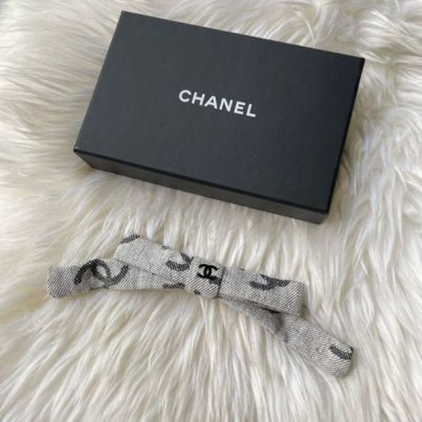 圖片 Chanel 22s灰色牛仔logo蝴蝶結髮夾