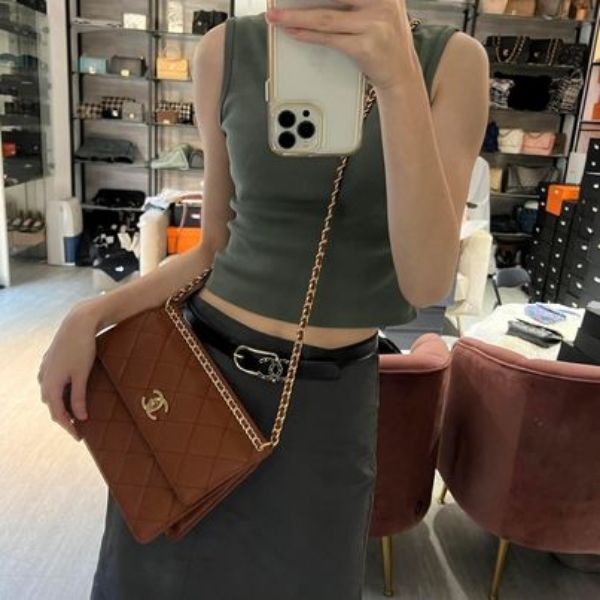 圖片 Chanel 23a焦糖色荔枝鏈條口蓋包