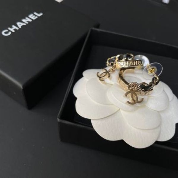 圖片 Chanel 22b字母編織環形耳針