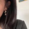 圖片 Chanel 22b字母編織環形耳針
