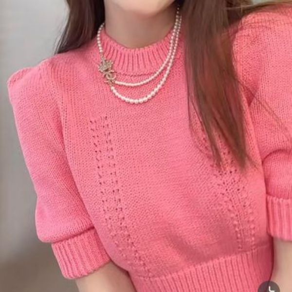 圖片 Chanel22s 粉色短版套頭針織衣