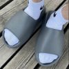 圖片 Adidas Yeezy Slide “Granite”  深灰 拖鞋 / ID4132