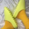 圖片 ☀Adidas Yeezy Slide “Glow Green”  蘋果綠 拖鞋 HQ6447 (顆粒面)
