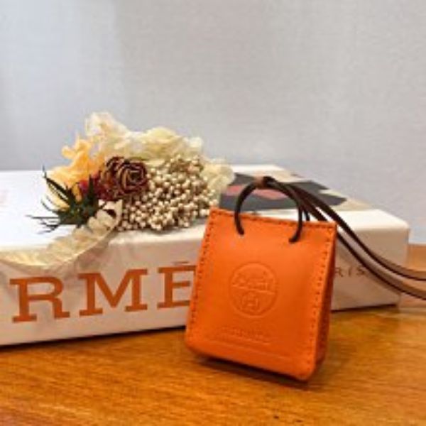 圖片 【哈極品】美品《HERMES 愛馬仕 橘色VIP限量紙袋小羊皮掛飾/吊飾》