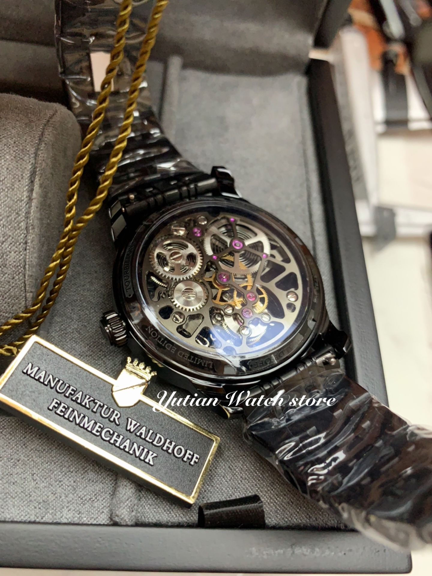 沃德弗Manufaktur Waldhoff_領袖全鏤空陀飛輪 _Vanguard V8曜黑鋼_實體門市（預購款)zingala商店