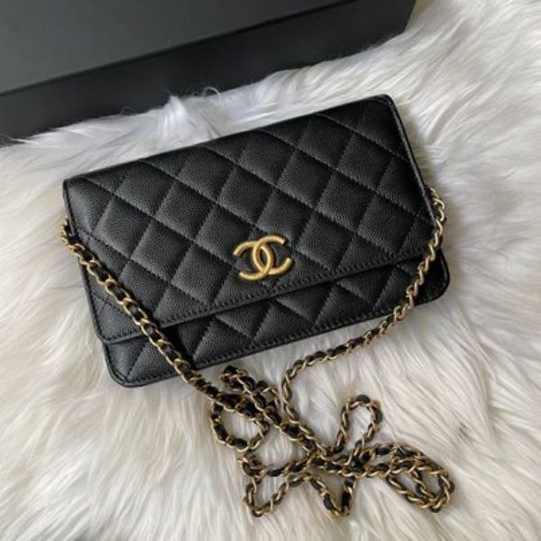 圖片 Chanel 23b 黑金荔枝大logo WOC