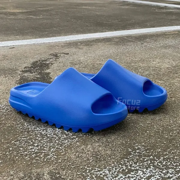 Focus Store】部分現貨adidas Yeezy Slide 'Azure' ID4133 藍色