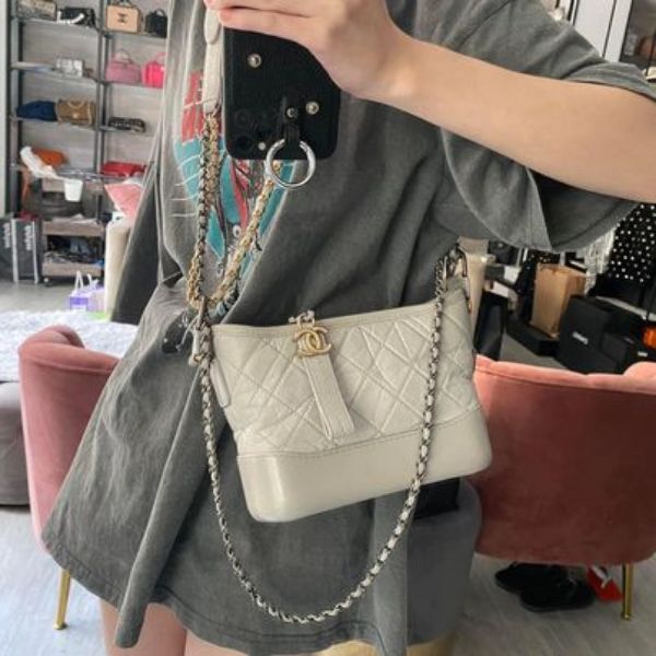 圖片 Chanel冰川灰牛皮小號流浪包