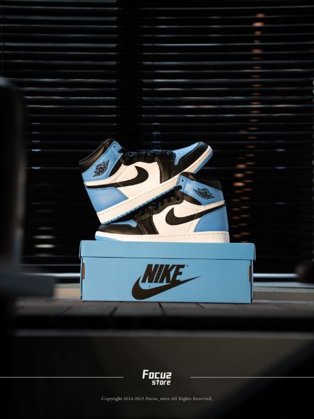 Air Jordan 1 Retro High OG UNC Toe DZ5485400