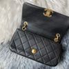 圖片 Chanel 2021春夏秀款黑金羊皮粗鏈條口蓋包
