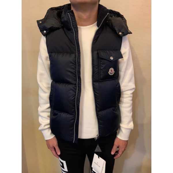 圖片 Moncler 經典小Logo口袋設計 連帽 羽絨背心