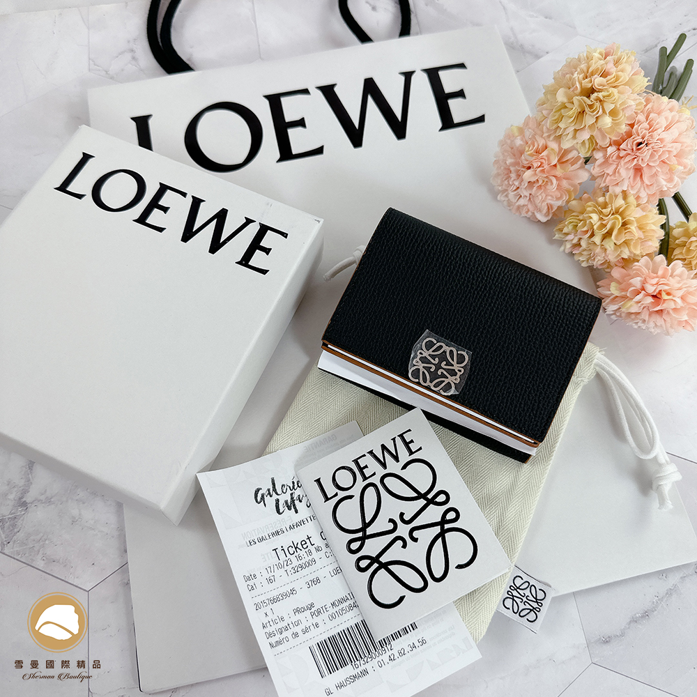 雪曼國際精品】LOEWE Anagram按扣黑色石紋小牛皮三折短夾，全新品全配