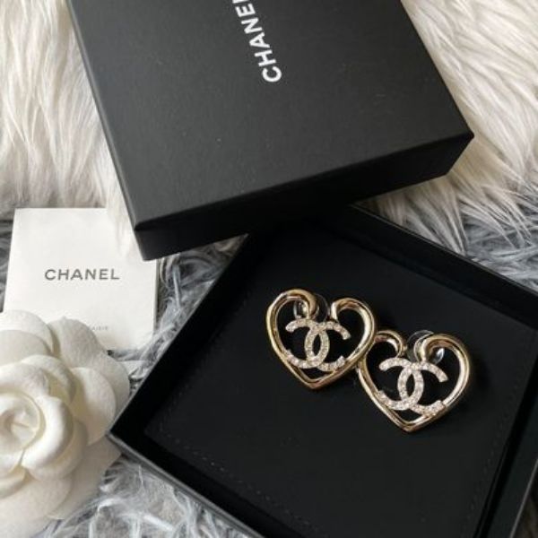 圖片 Chanel 23c 愛心鏤空水鑽耳針