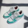 April Skateboards x NIKE DUNK SB LOW 湖水綠 銀勾 聯名款 FD2562-400