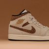 圖片 Nike Air Jordan 1 Mid SE 棕色 爆裂紋 男鞋 DZ4129-102