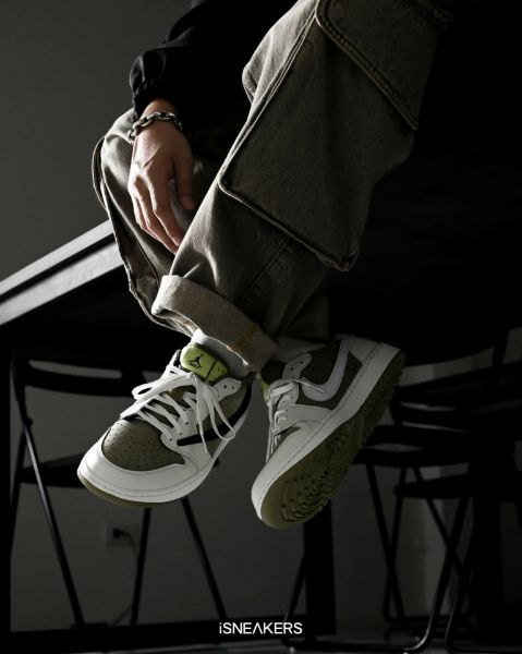 iSNEAKERS 現貨 Travis Scott x Air Jordan 1 Low Golf "Neutral Olive" 白墨綠倒鉤 FZ3124-200